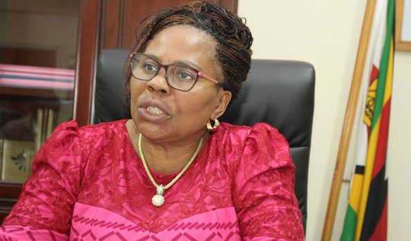 जिम्बाब्वे का कोरोना मामलों में कमी के बाद हवाई अड्डे दोबारा खोलने का फैसला